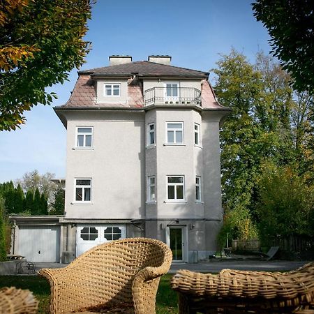 Family Wellhouse Green Garden Direct In Salzburg, Sunny Big Garden, Up To 16 Pax, Bikes For Free, Bbq, Sunbeds, Parking For Free, 15 Min Sound Of Music Dış mekan fotoğraf