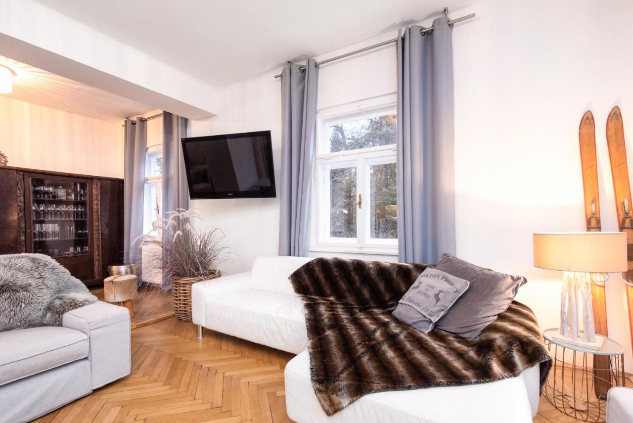 Family Wellhouse Green Garden Direct In Salzburg, Sunny Big Garden, Up To 16 Pax, Bikes For Free, Bbq, Sunbeds, Parking For Free, 15 Min Sound Of Music Dış mekan fotoğraf