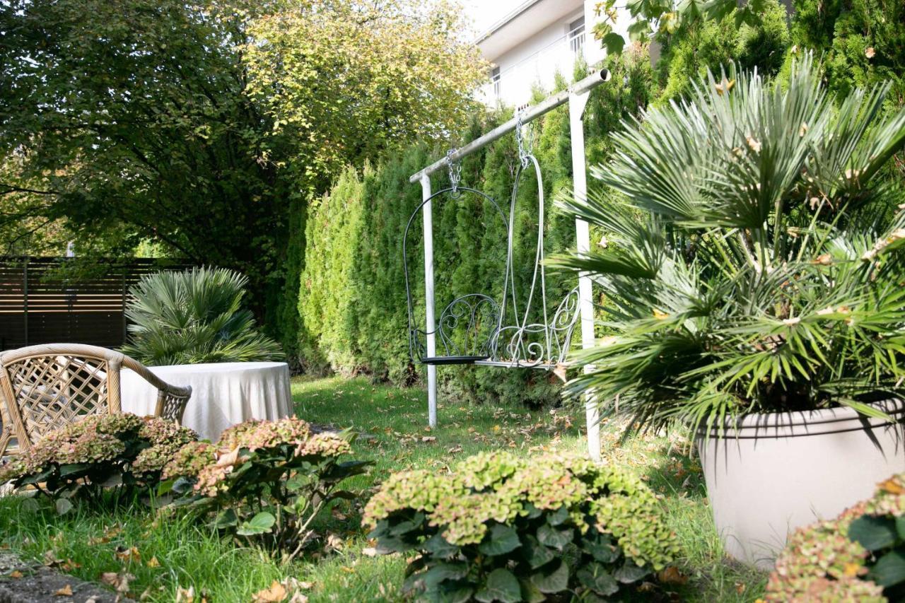 Family Wellhouse Green Garden Direct In Salzburg, Sunny Big Garden, Up To 16 Pax, Bikes For Free, Bbq, Sunbeds, Parking For Free, 15 Min Sound Of Music Dış mekan fotoğraf