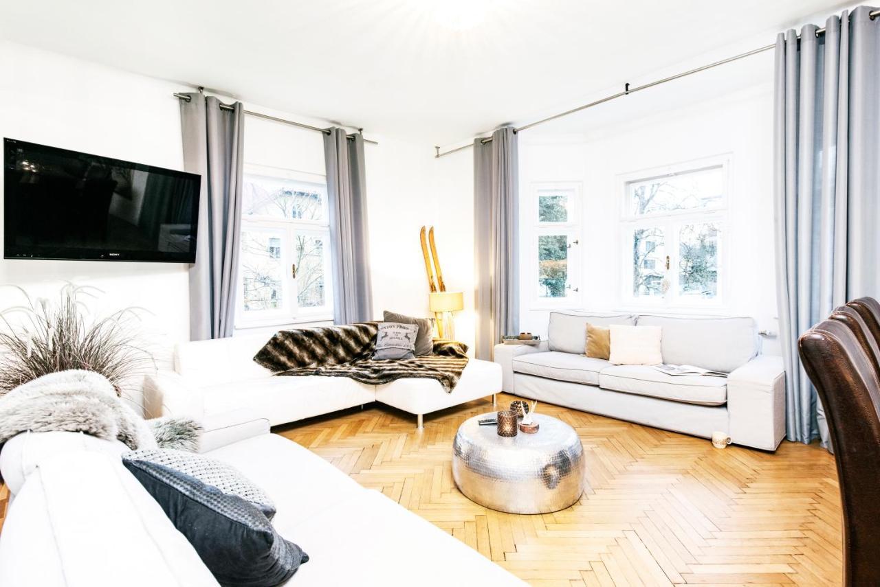 Family Wellhouse Green Garden Direct In Salzburg, Sunny Big Garden, Up To 16 Pax, Bikes For Free, Bbq, Sunbeds, Parking For Free, 15 Min Sound Of Music Dış mekan fotoğraf