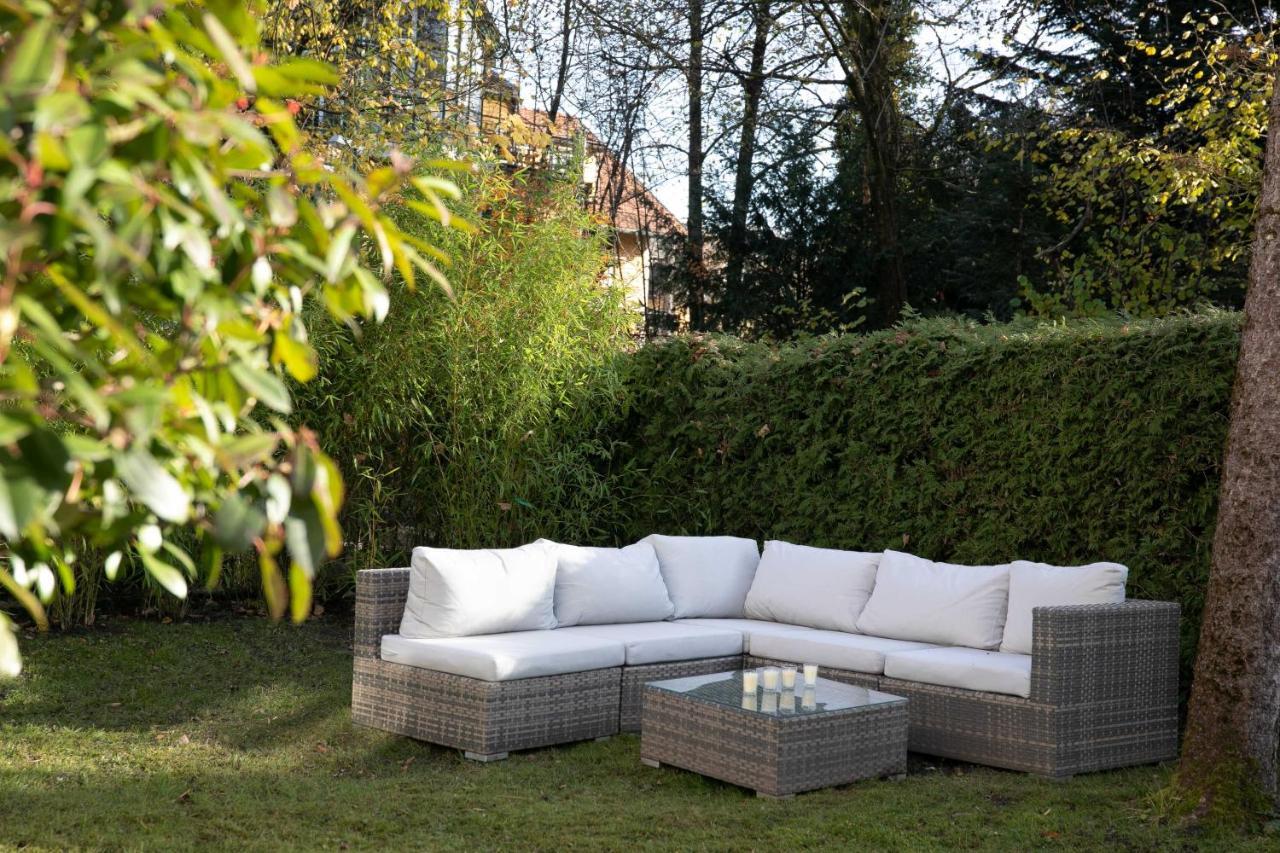 Family Wellhouse Green Garden Direct In Salzburg, Sunny Big Garden, Up To 16 Pax, Bikes For Free, Bbq, Sunbeds, Parking For Free, 15 Min Sound Of Music Dış mekan fotoğraf
