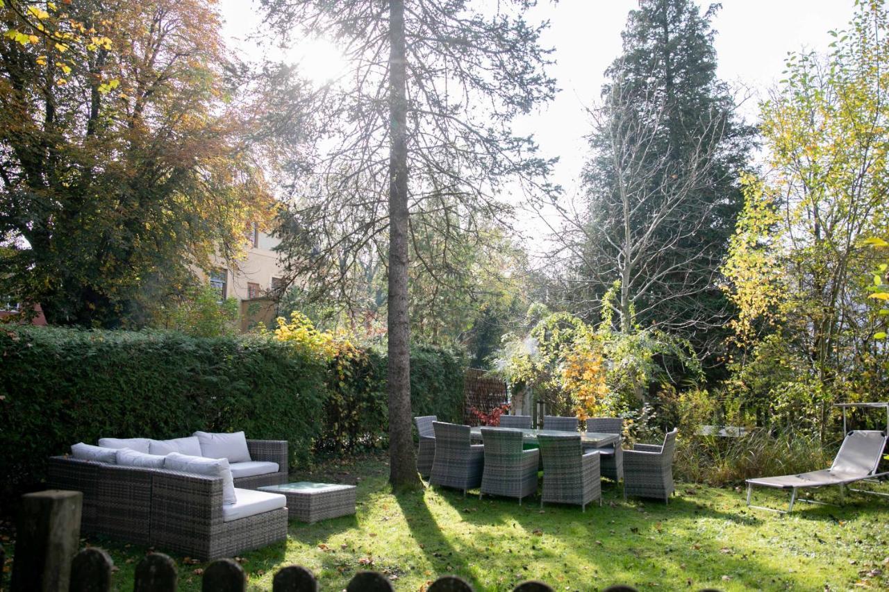 Family Wellhouse Green Garden Direct In Salzburg, Sunny Big Garden, Up To 16 Pax, Bikes For Free, Bbq, Sunbeds, Parking For Free, 15 Min Sound Of Music Dış mekan fotoğraf